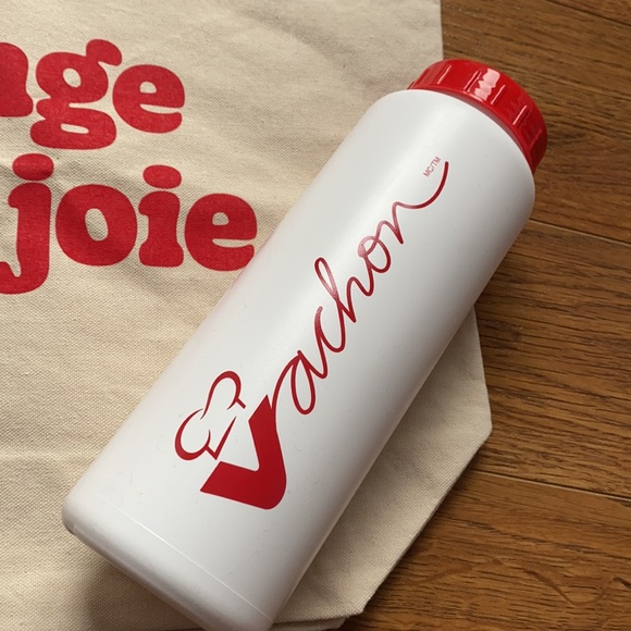 Vachon tote bag, red tuque, and white water bottle , mange de la joie sac - Picture 3 of 9